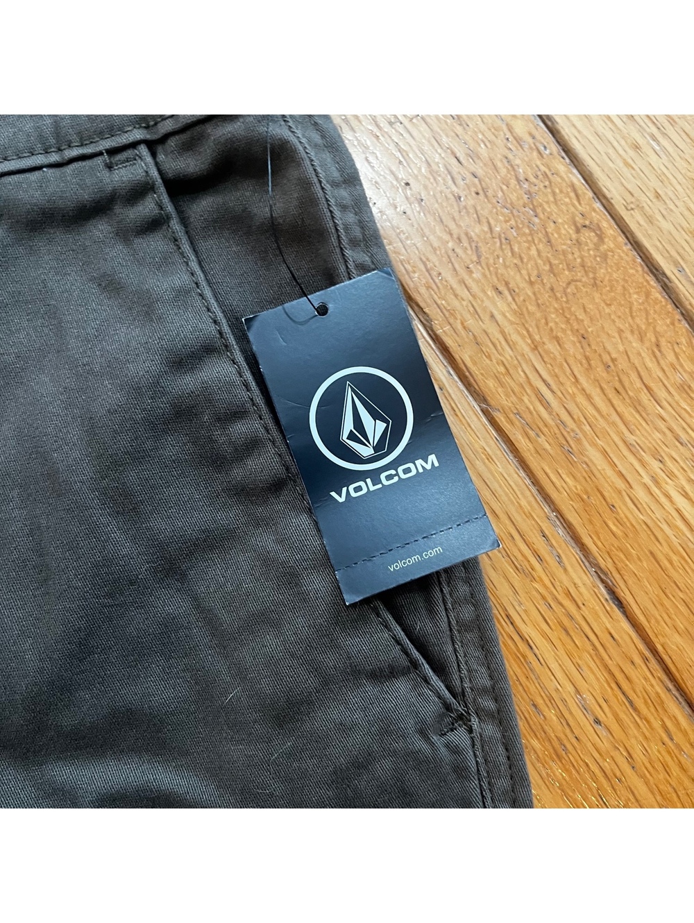 Volcom Road Trip Men's Shorts Size 28 Military Green - Picture 2 of 7